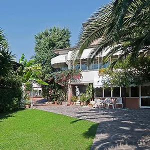 La Chandelle Hotel Massarosa