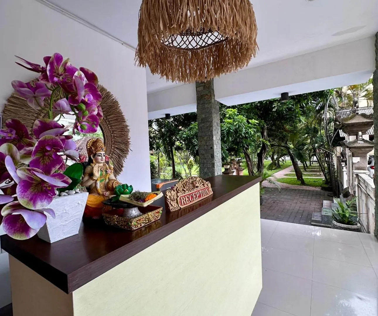 Legian New Mekar Jaya Hotel לינה וארוחת בוקר